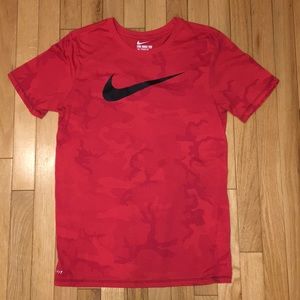 red camo Nike t-shirt